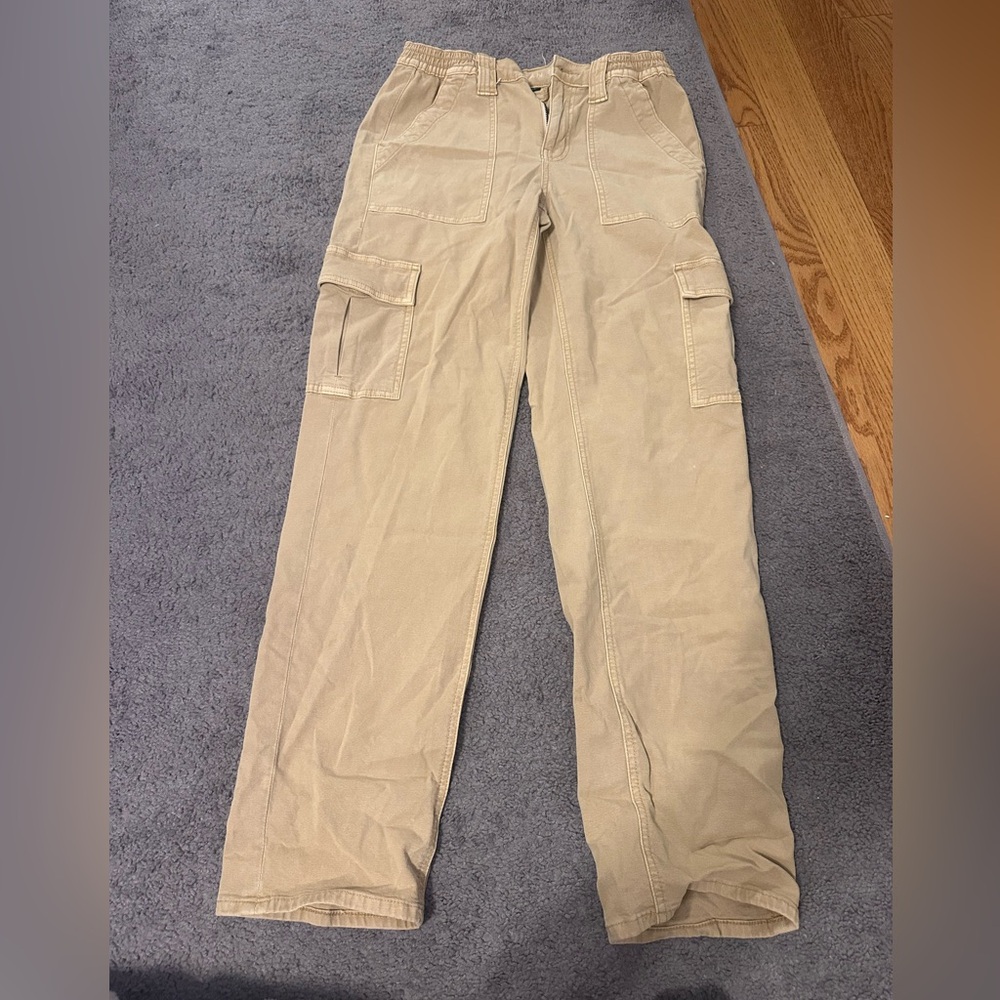 American Eagle Super stretchy Cargo khaki pants.